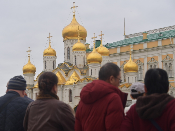Песков анонсировал два выступления Путина: силовики собрались на Соборной площади Кремля
