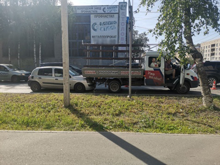 Непристегнутый ребенок пострадал во время ДТП в Вологде