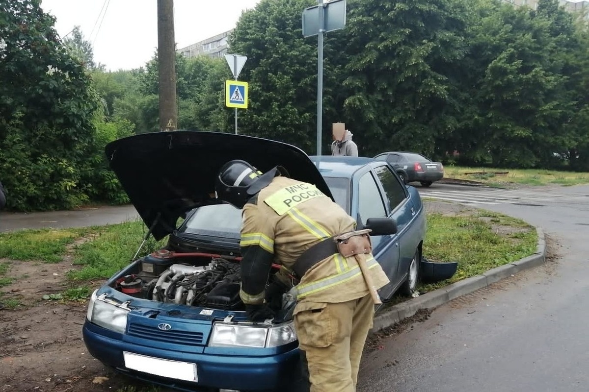 В Мценске Орловской области произошло столкновение двух автомобилей - МК  Орел