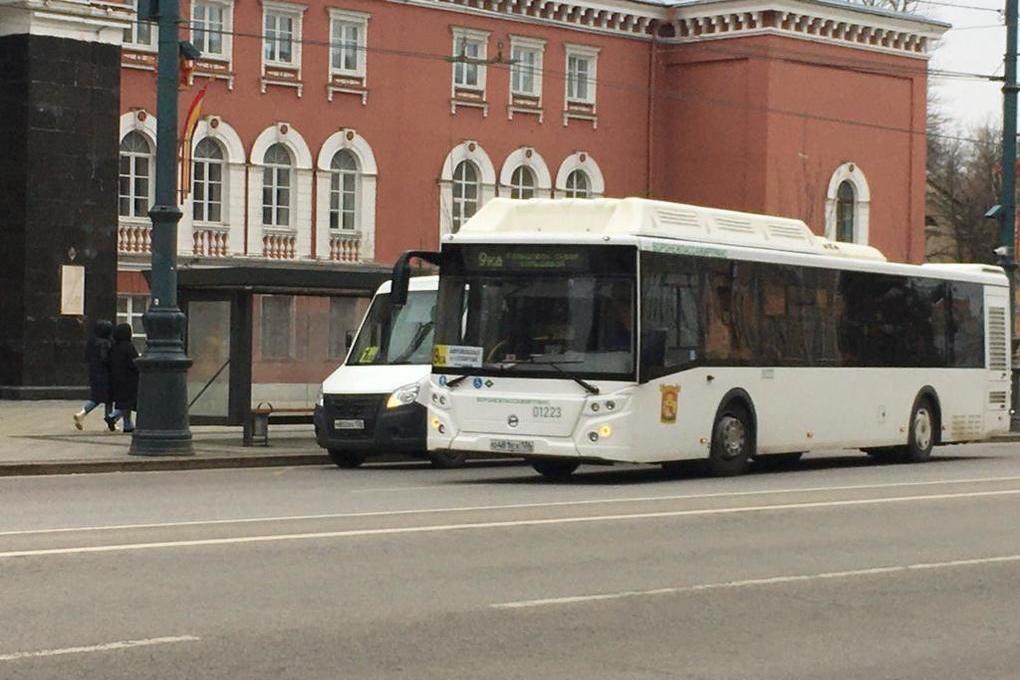 115 автобус пермь. Воронежский автобус. Курский автобус. Воронеж транспорт. Троллейбусы Московской области.