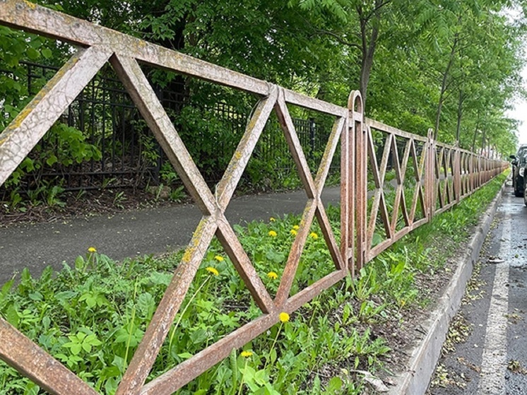 В Рыбинске озадачились состоянием дорожных ограждений