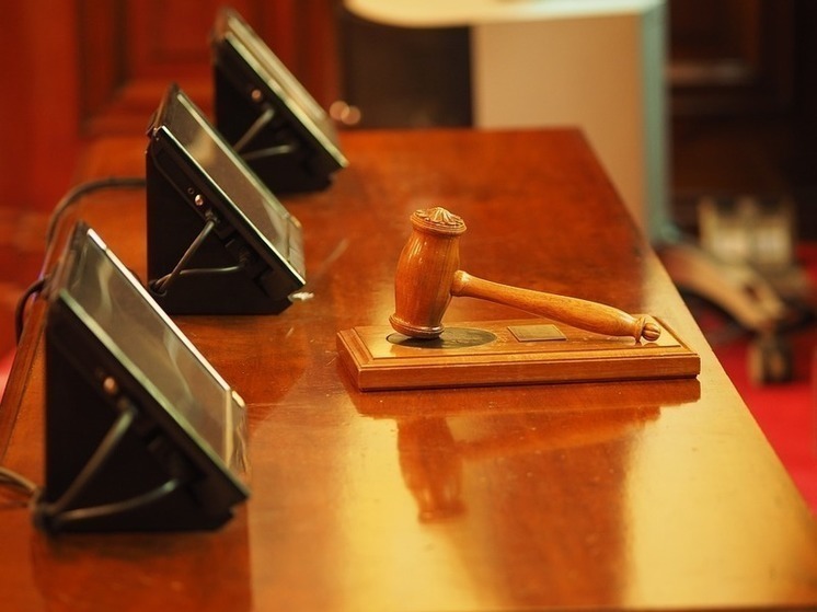 В Орле идёт суд над двумя бывшими сотрудниками УКС за получение взятки в крупном размере
