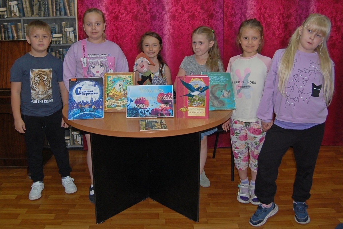 Воспитанники летних лагерей Серпухова посетили библиотеку