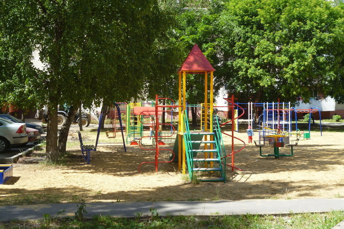 Глава Чувашии поручил внедрить правила эксплуатации детских площадок