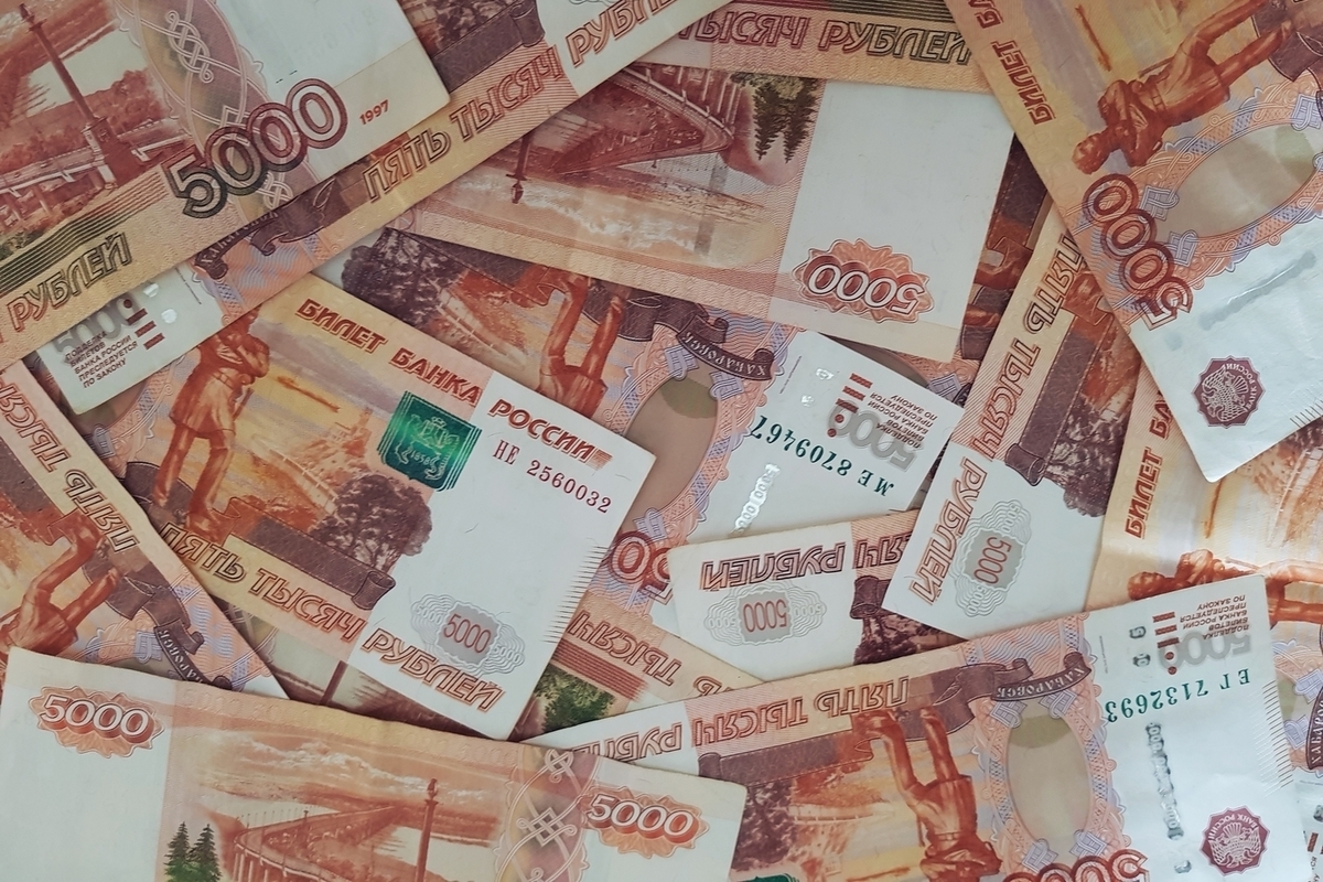 Продавца супермаркета из Армавира подозревают в присвоении свыше 100 000 рублей