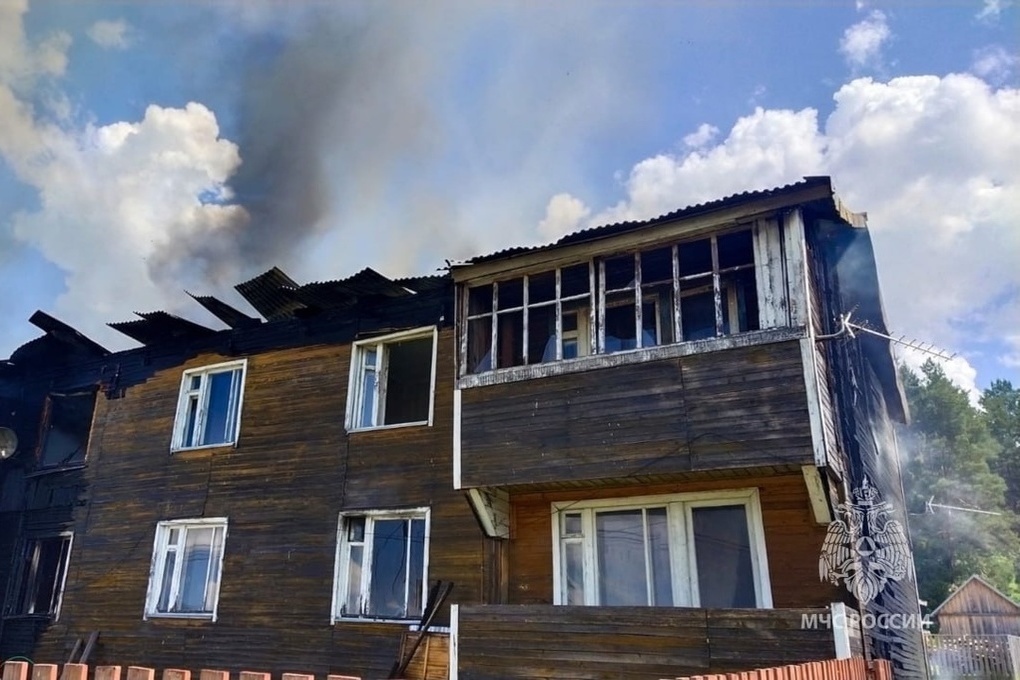 Костромские пожары: в поселке Георгиевское Межевского округа три семьи остались без крова