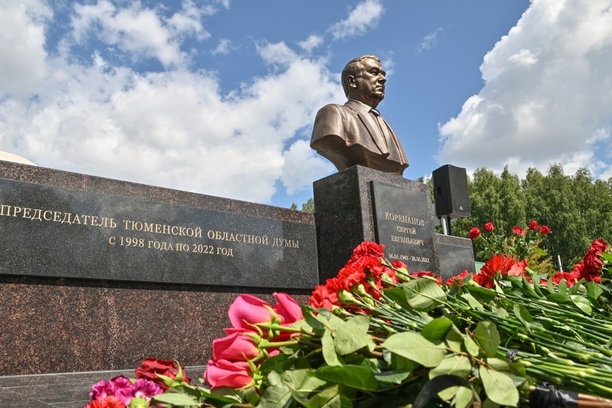 памятник буданову в москве