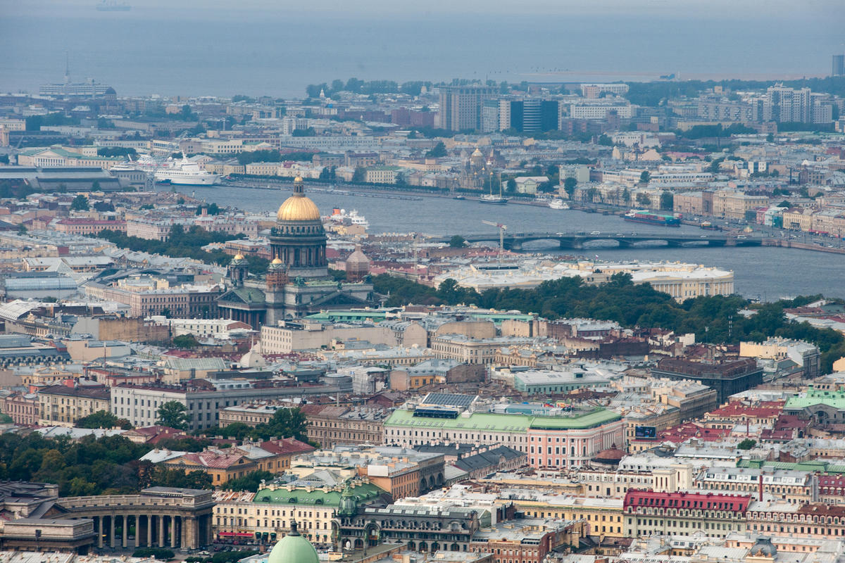 Питер частный. Центр Санкт-Петербурга. Санкт-Петербург фото. Петербург стал столицей в. Санкт-Петербург днем.