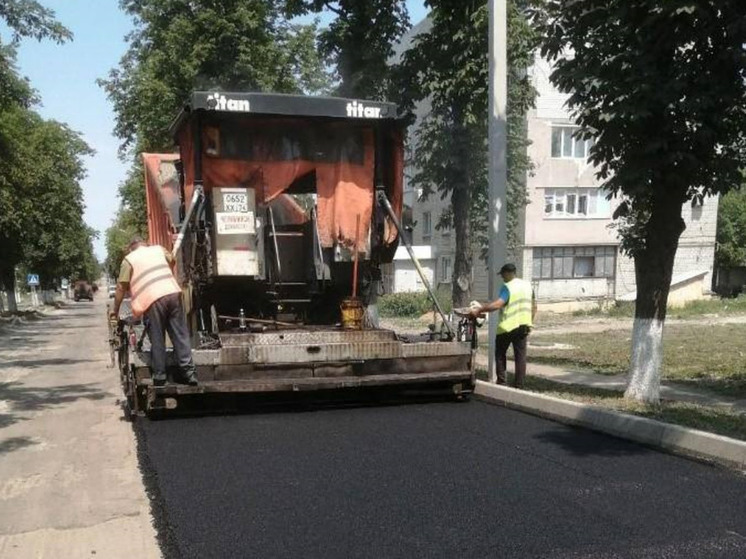 Дороги Волновахи ремонтируют специалисты Южного Урала