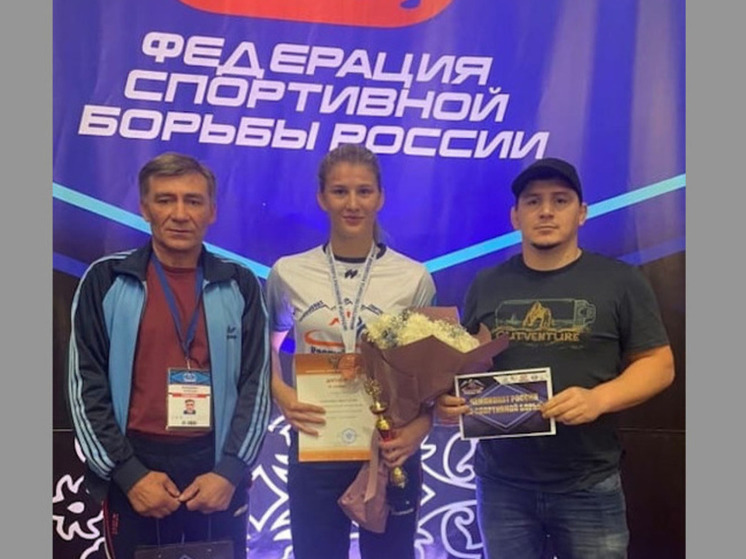 Спортсменка с Сахалина завоевала бронзу чемпионата России по вольной борьбе
