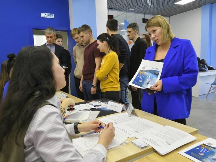 В Омской области на оборонные предприятия трудоустроились 4 тысячи человек с начала года