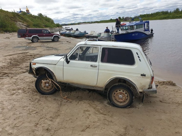 В ЯНАО пьяный надымчанин угнал авто и утонул вместе с ним в реке