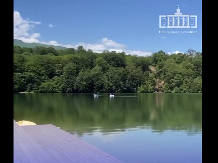  В Кабардино-Балкарии благоустроили пляж на Верхнем Голубом озере