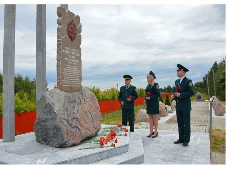 Смоленские таможенники почтили память партизан и подпольщиков