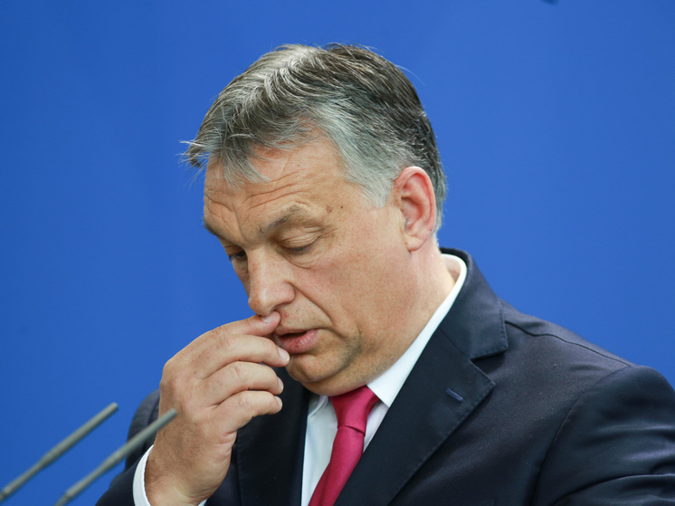 Орбан отреагировал на проблемы бюджета ЕС мемом с растерянным Траволтой