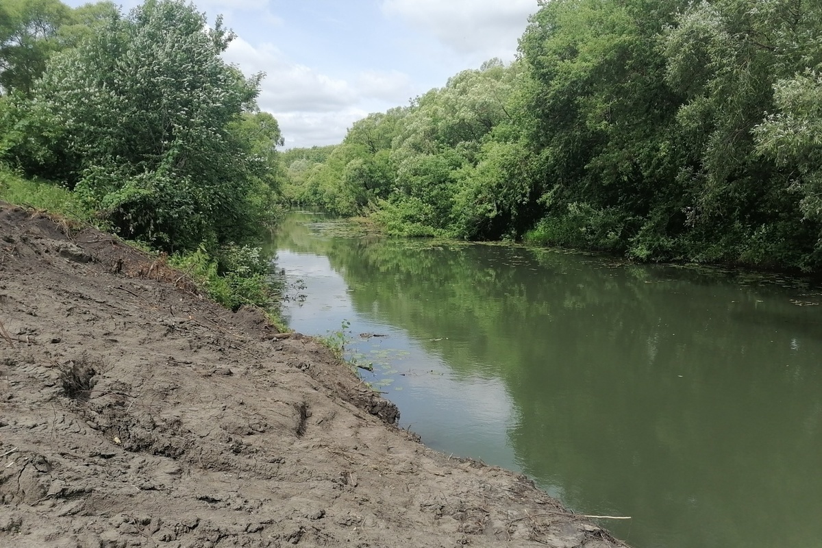 В Пензенской области продолжают расчищать и углублять реку Атмисс