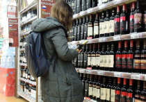 Как сильно могут вырасти цены на импортное вино, какая страна на сегодняшний день лидирует по поставкам вина в Россию — в эфире из пресс-центре «МК» эксперты ответили на эти и другие вопросы