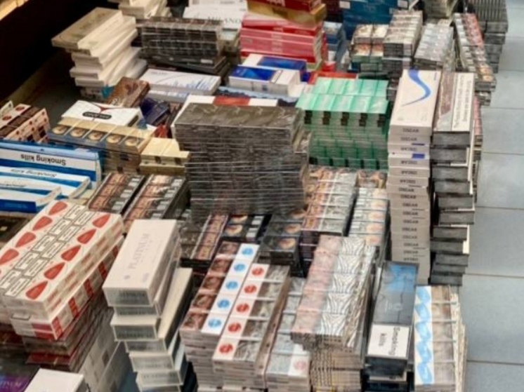 Более 13 тысяч пачек сигарет изъяли с рынка в Волхове