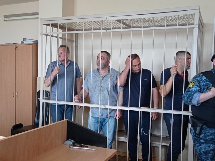 Бывших чиновников из администрации Выборгского района приговорили к лишению свободы