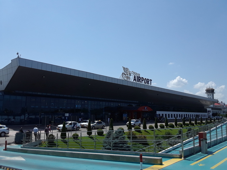 В Сети опубликовали видео из аэропорта Кишинева, где из-за стрельбы погибло два человека