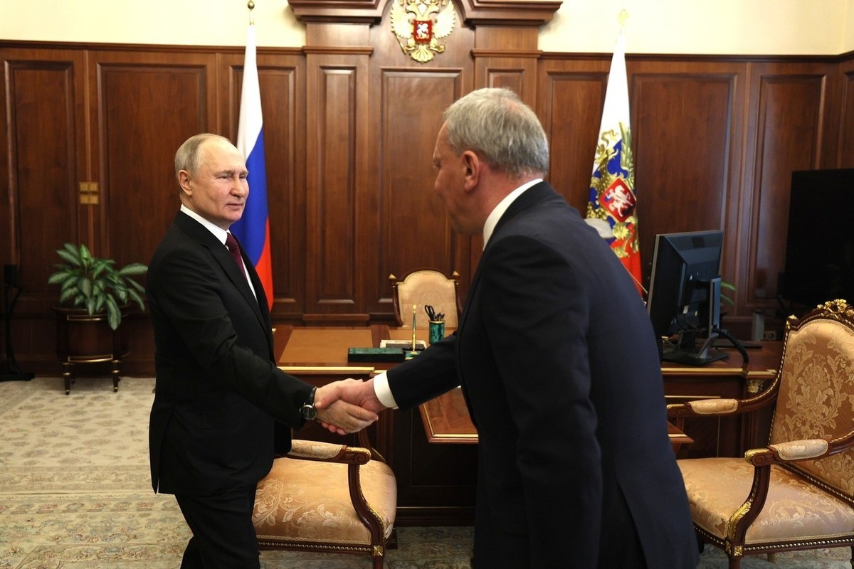 Putin discussed with the head of Roskosmos the development of a low-orbit group