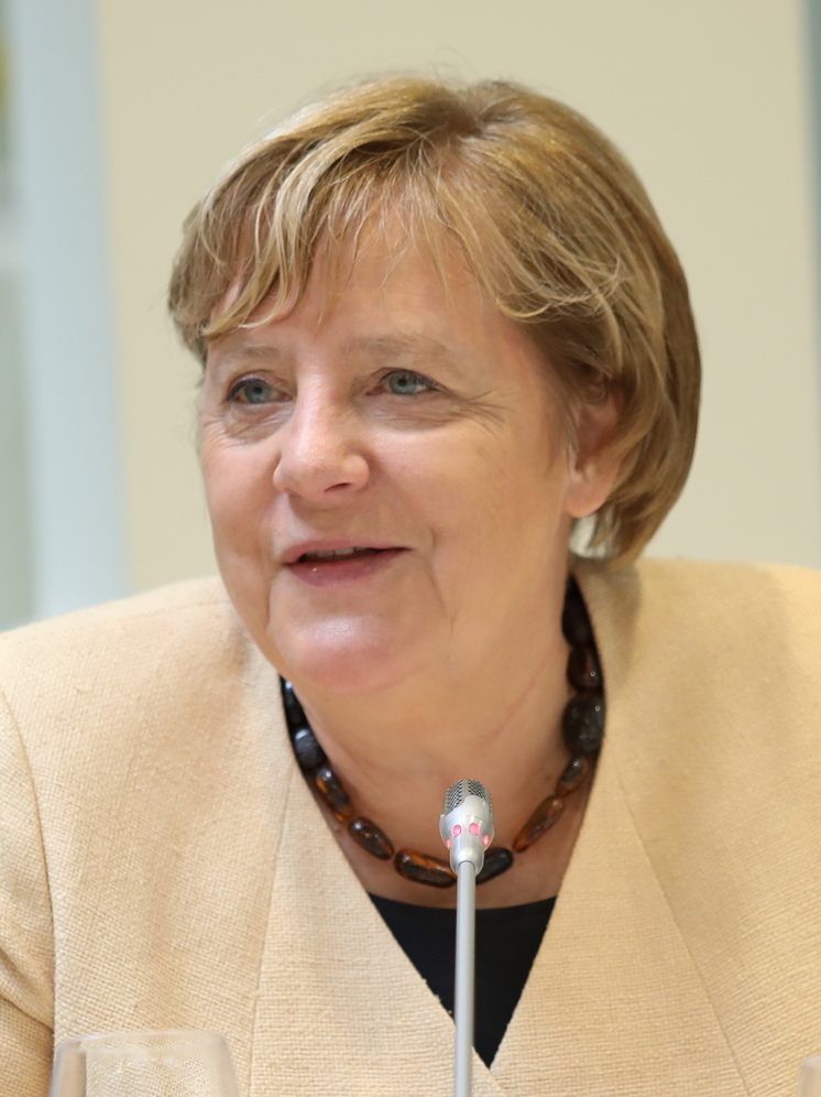Германия — Меркель оплачивает услуги парикмахера из бюджетных средств