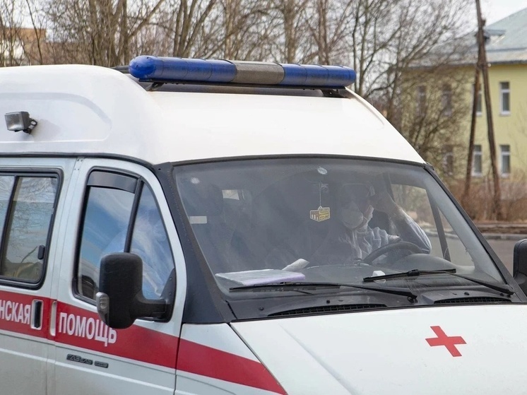 Автобус с 40 пассажирами перевернулся на трассе в Карелии