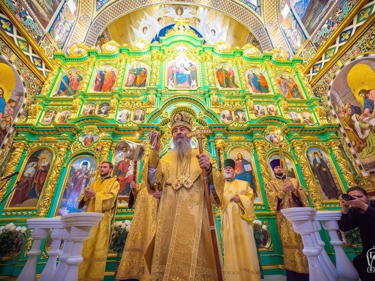 Глава УПЦ Онуфрий провел богослужение в Киево-Печерской Лавре после требования правительства Украины ее покинуть