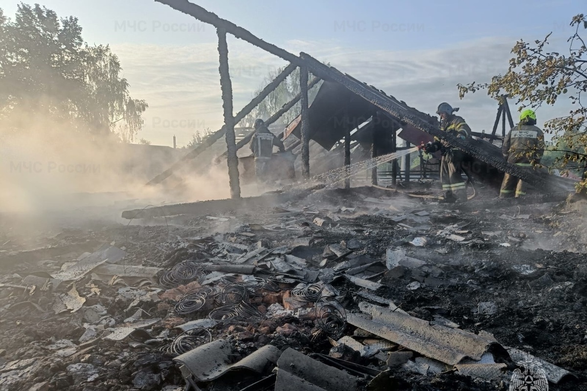 В Кирове Калужской области сгорел дом