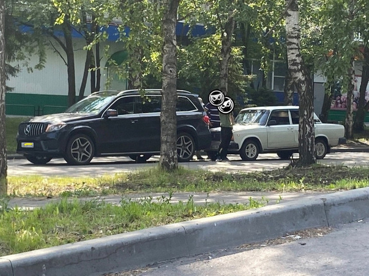 В Пензе водитель Жигулей врезался в Мерседес