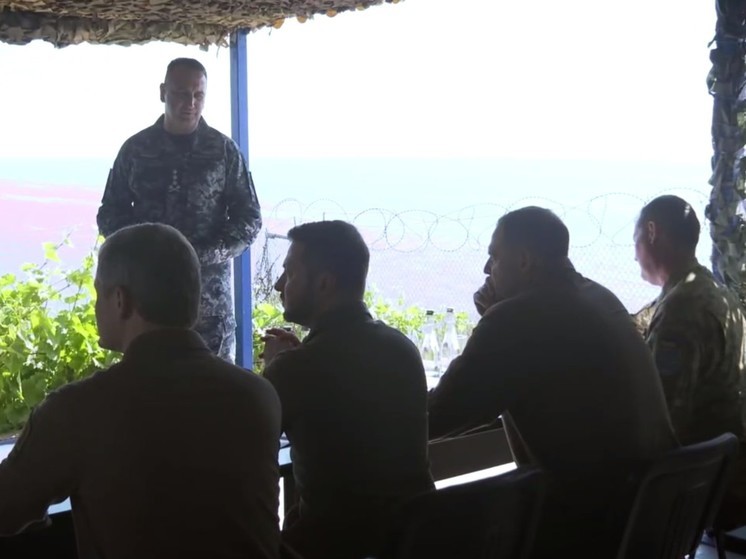 Зеленский в Одессе заслушал доклад командующего ВМС Украины Неежпапы