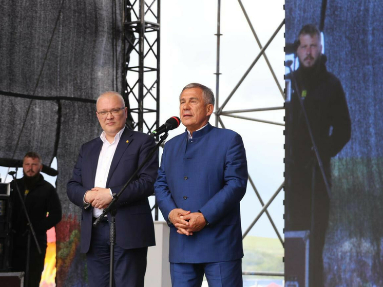 Минниханов принял участие в Сабантуе в Кировской области