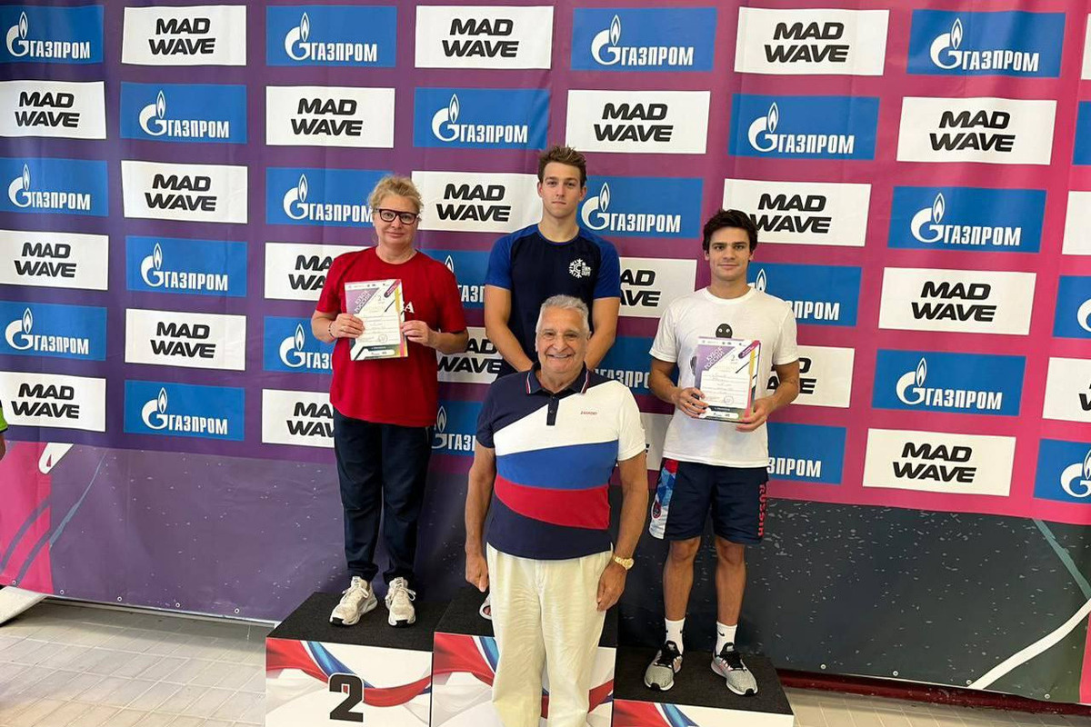 Пловец из Полярных Зорь завоевал золото и две бронзы на Кубке России