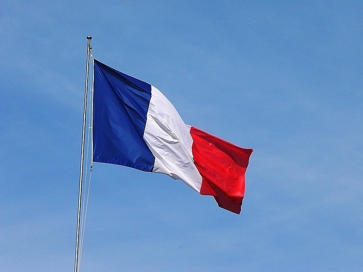 Первых участников беспорядков во Франции приговорили к заключению