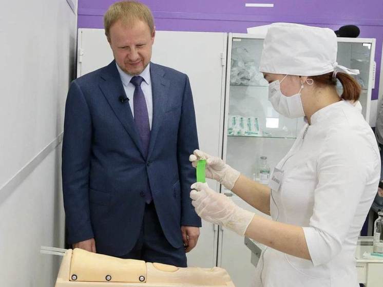 Губернатор Алтайского края встретился с молодыми медиками, которые поедут работать в села