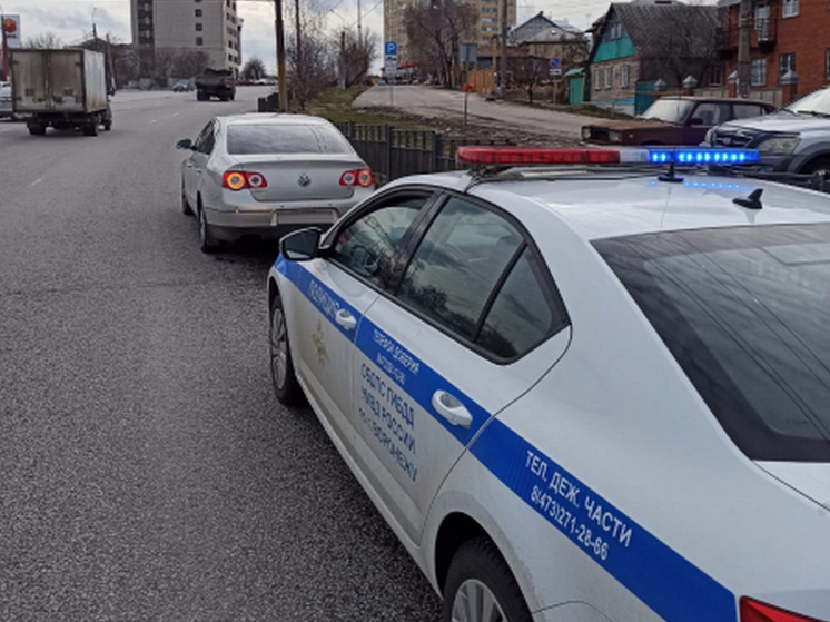 Под Воронежем больную диабетом пенсионерку госавтоинспекторы срочно вывезли из ДТП домой