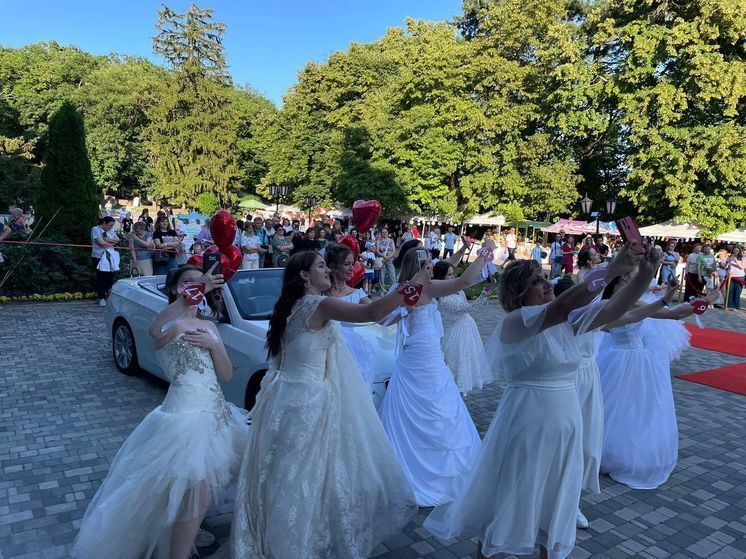 В Железноводске состоялся «Забег невест-2023»