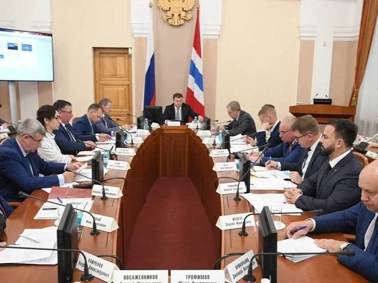 Виталий Хоценко поручил чиновникам проехать на автобусах в Омске