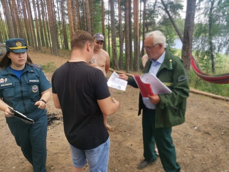 В Тверской области отдыхающим объяснили правила пожарной безопасности в лесах
