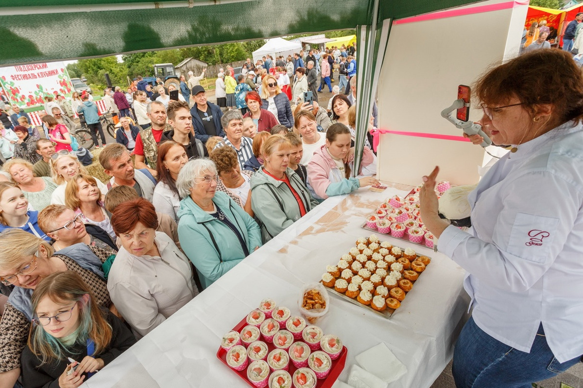 Более 3 000 человек посетили фестиваль «Подозерская клубника» в Ивановской области
