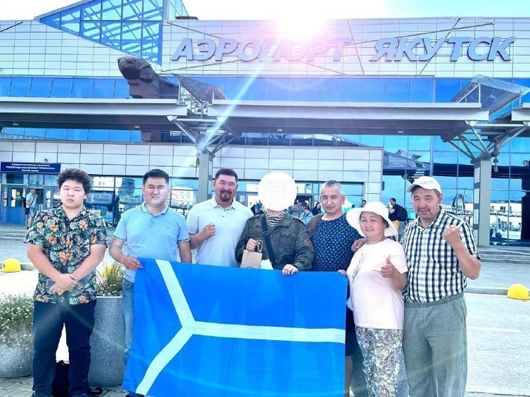 Глава Кобяйского района Якутии встретил участника СВО