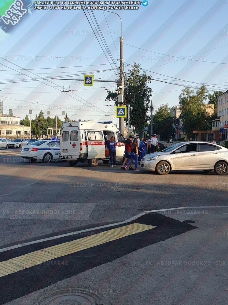 В центре Новокузнецка сбили самокатчика