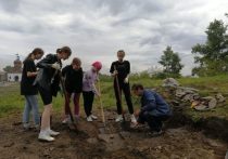 Студенты-историки надеются найти скрытый подземный ход в новокузнецком музее-заповеднике «Кузнецкая крепость», где начались археологические исследования