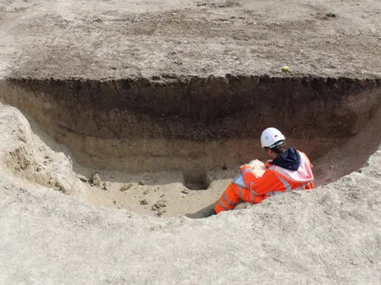 Десятки обнаруженных доисторических ям взбудоражили археологов0