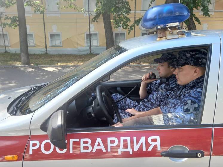 Вор-рецидивист попался на краже кроссовок в тверском магазине