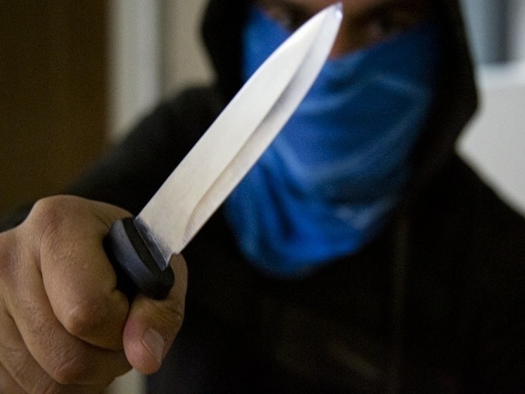В Новосибирске пьяный рядовой зарезал ножом незнакомца