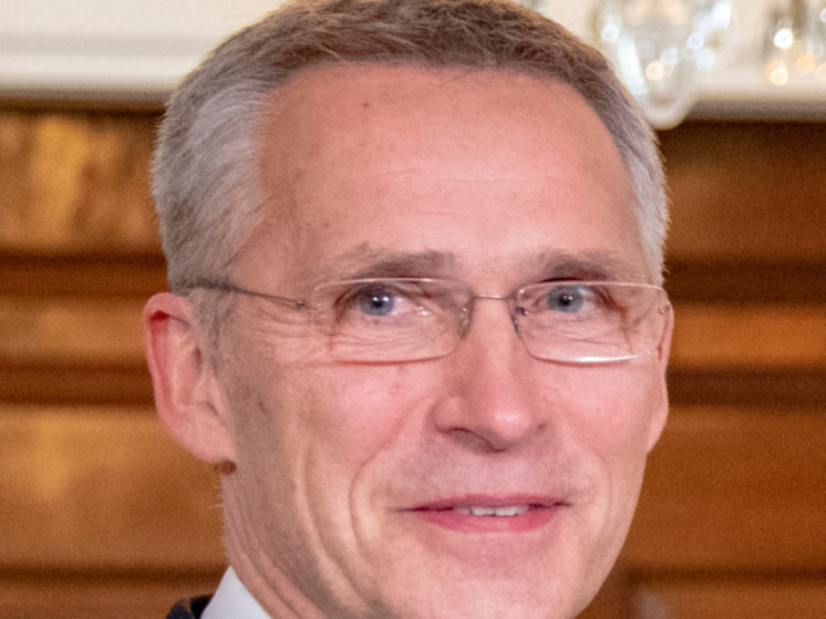 Йенс Столтенберг останется на посту генсека НАТО до 1 октября 2024 года