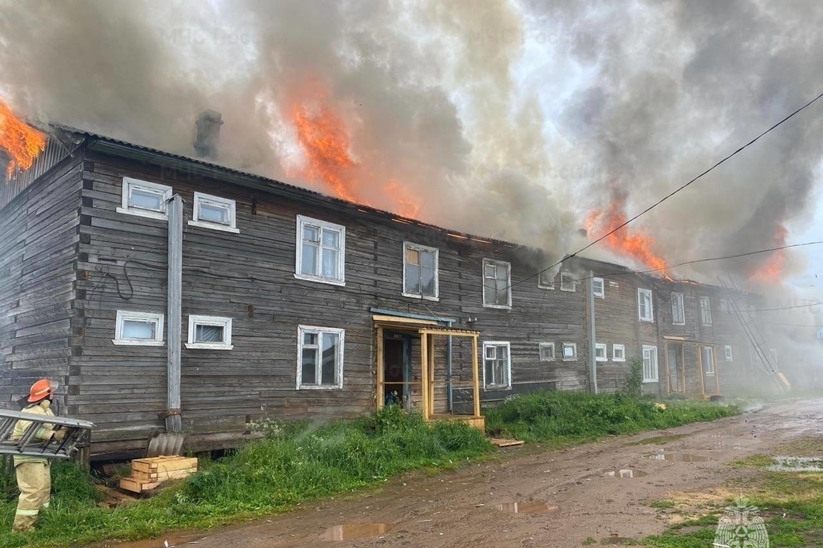 В селе Лешуконское горел аварийный дом - МК Архангельск