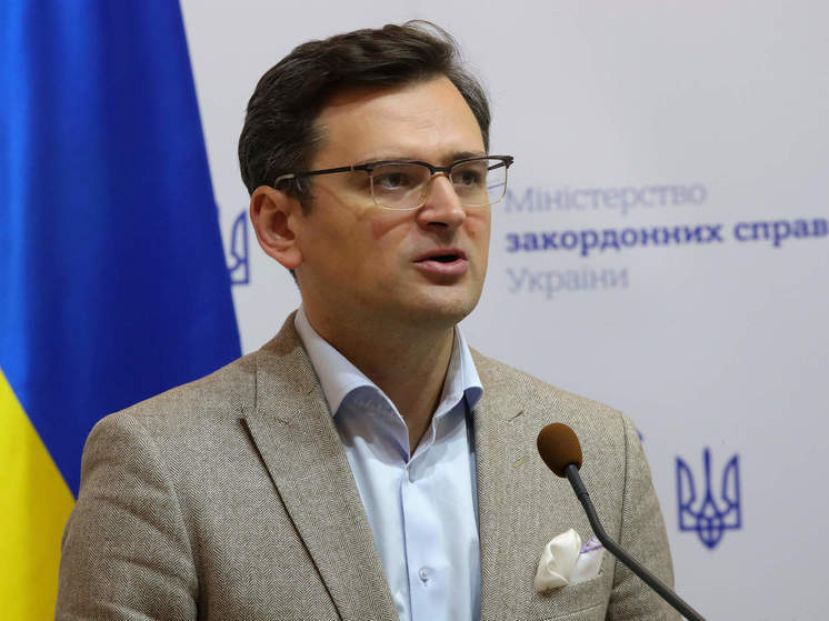 Глава МИД Украины Кулеба доволен сохранением поста генсека НАТО за Столтенбергом