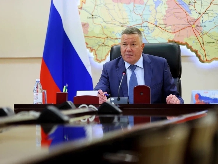 Губернатор региона Олег Кувшинников общается с вологжанами в формате видеосвязи
